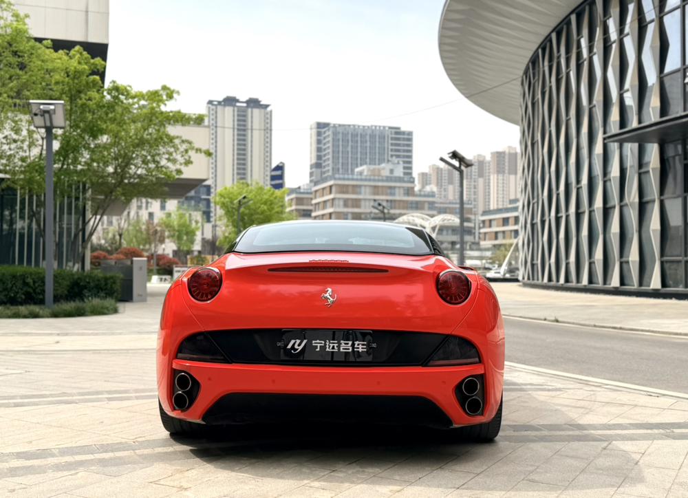 Ferrari California T