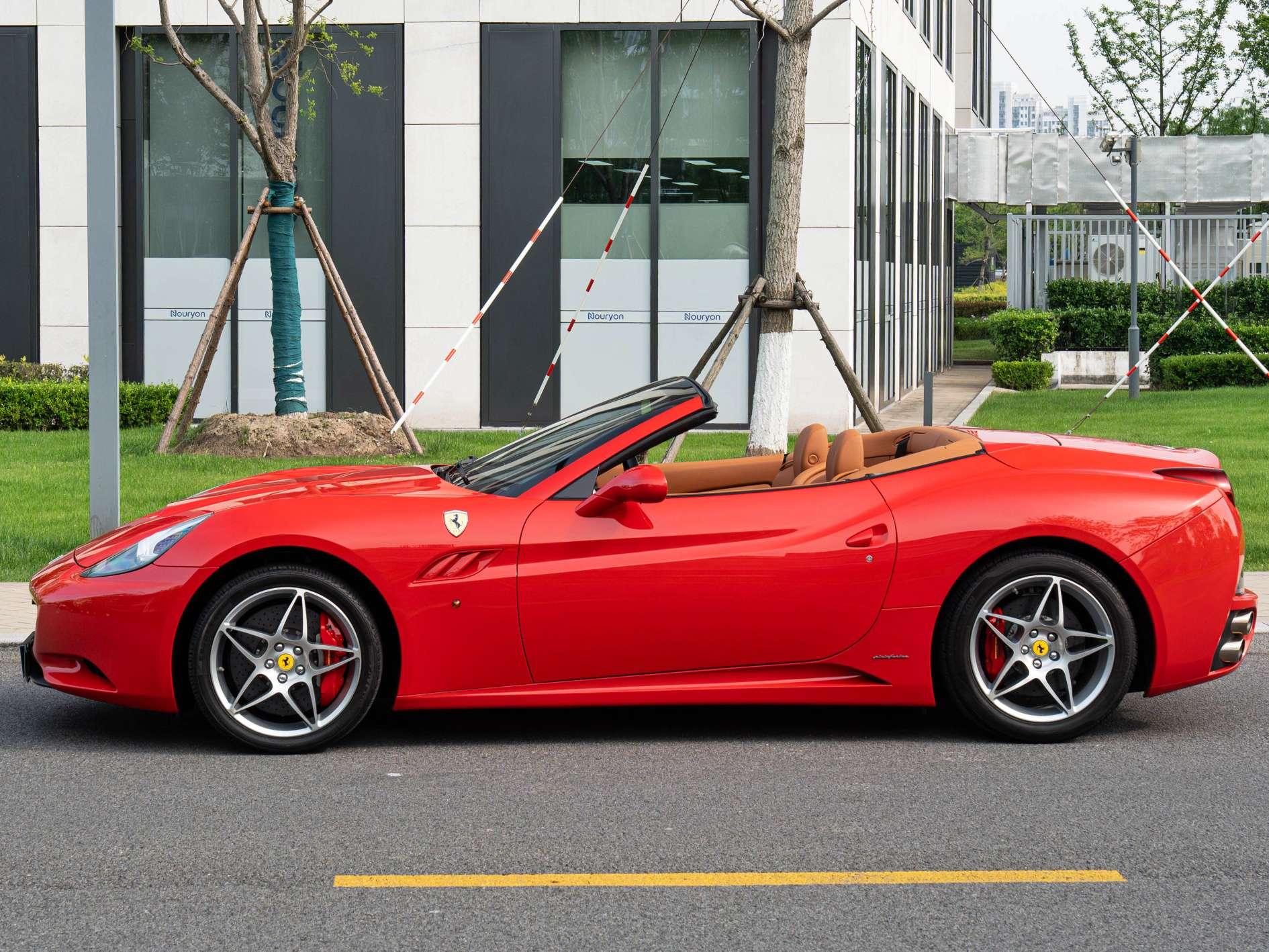 Ferrari California T