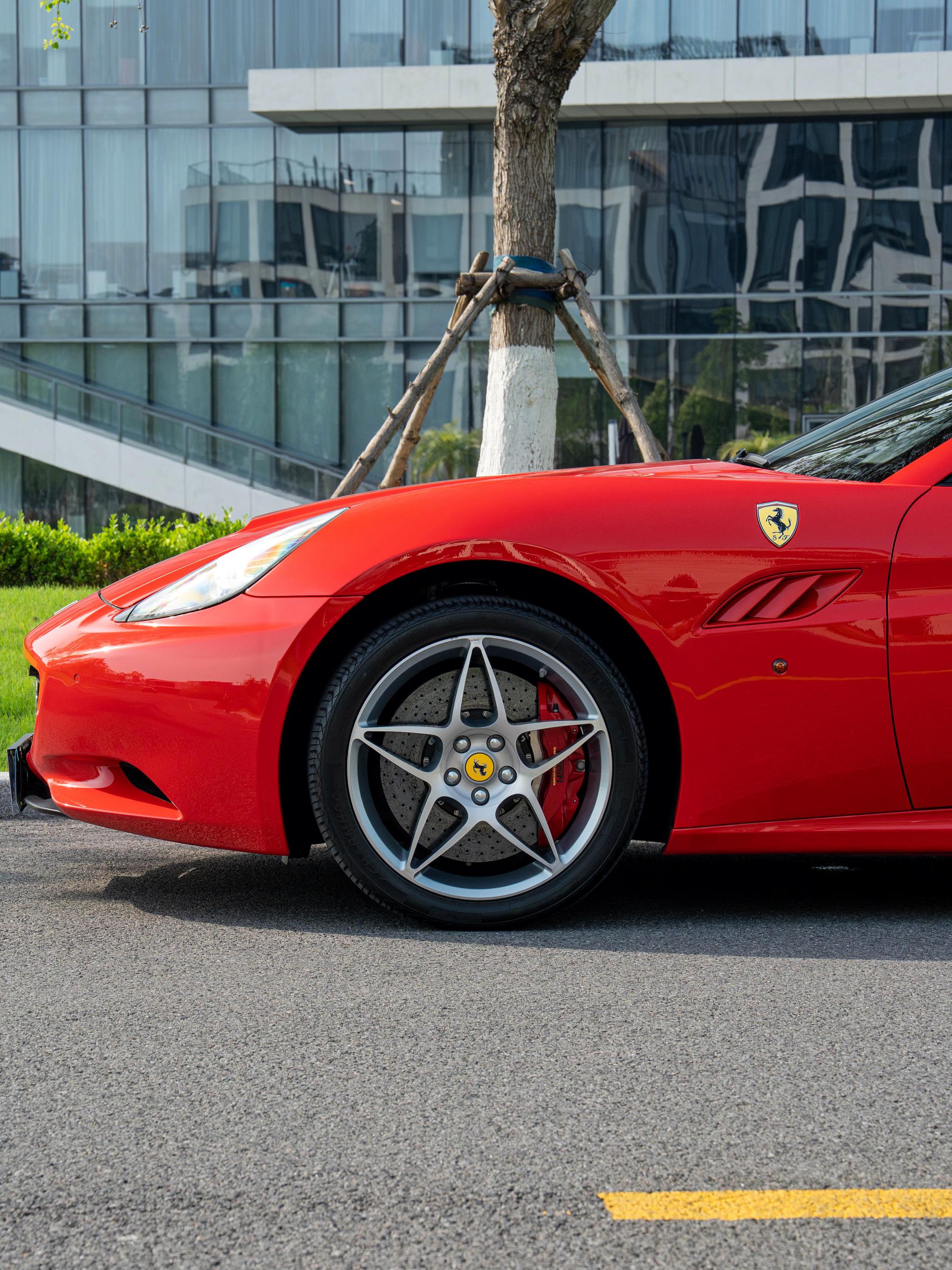Ferrari California T