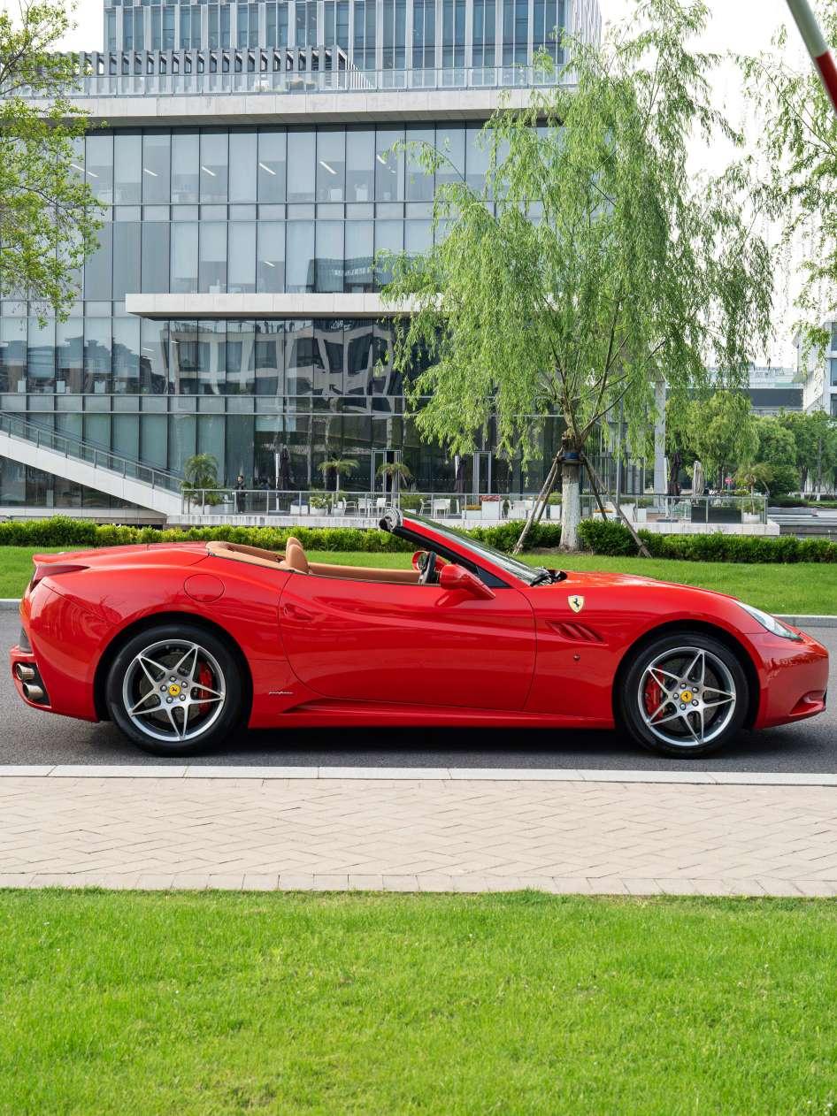 Ferrari California T