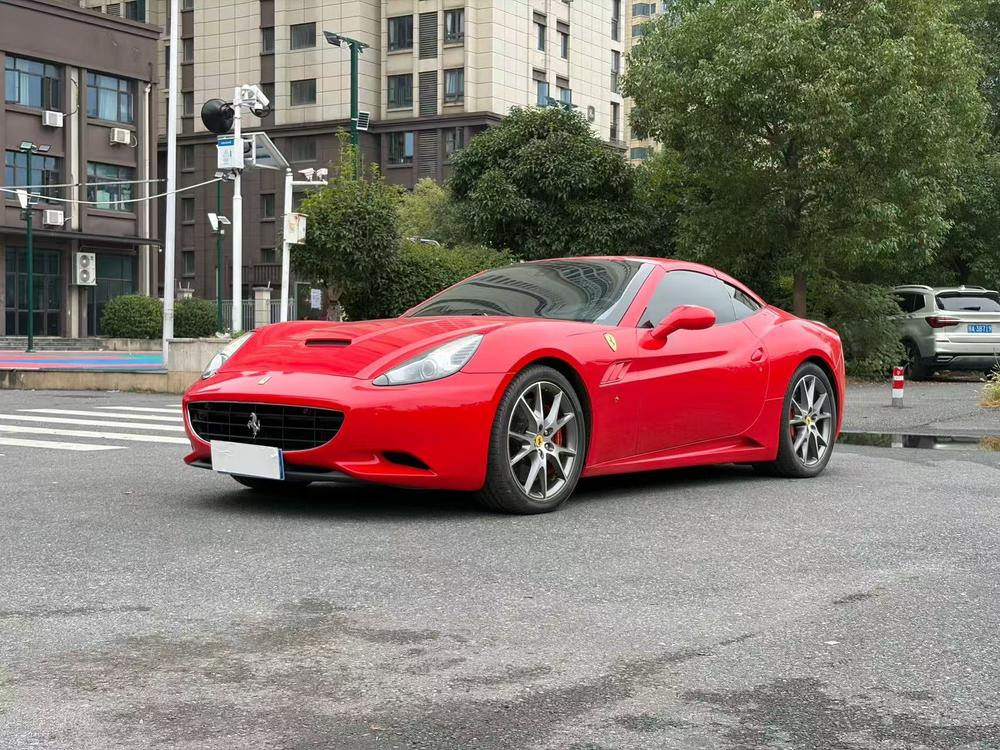 Ferrari California T