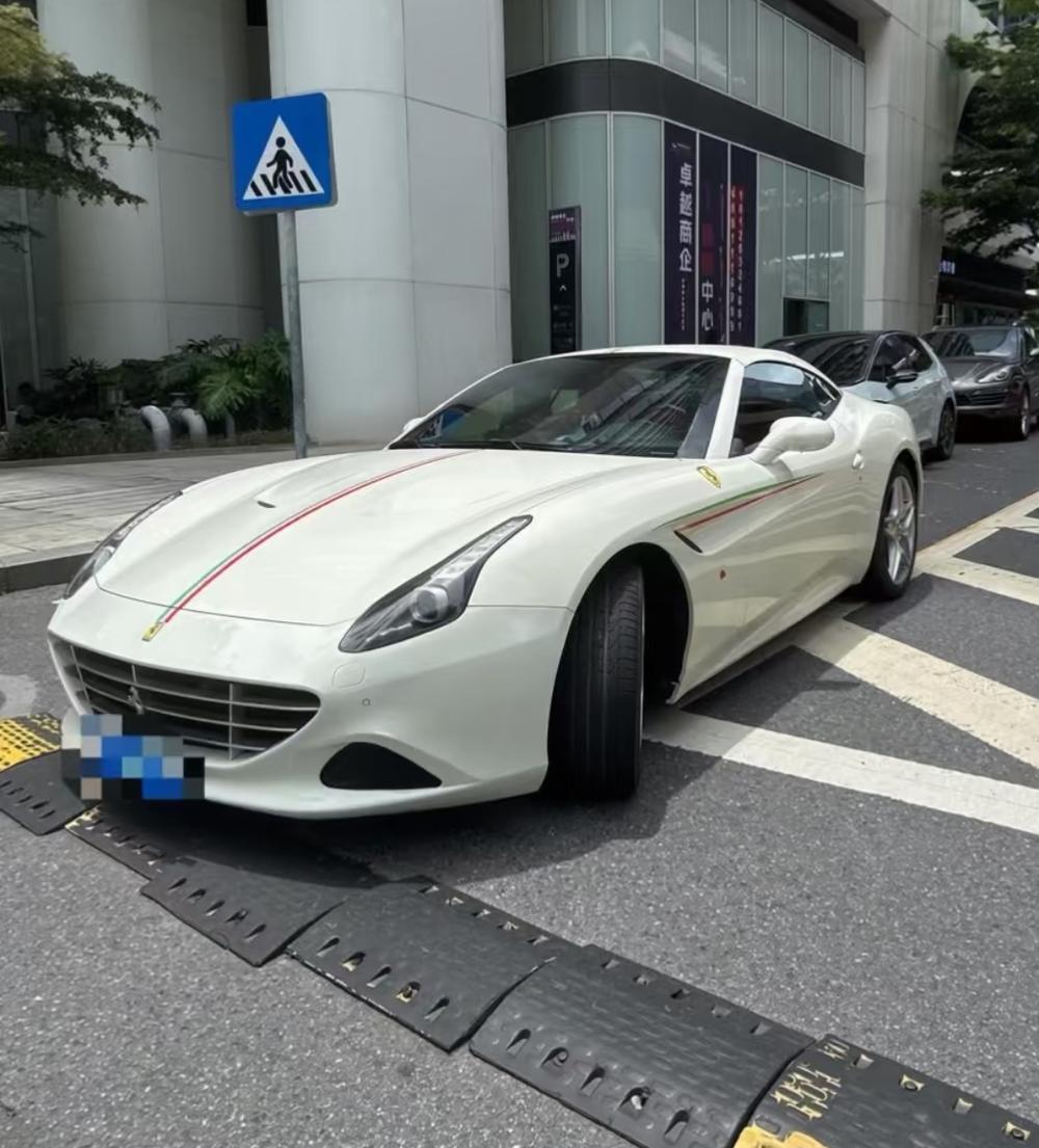 Ferrari California T