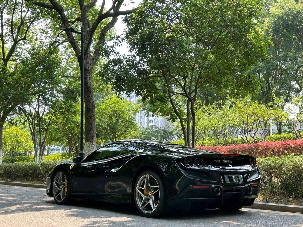 Ferrari Ferrari F8