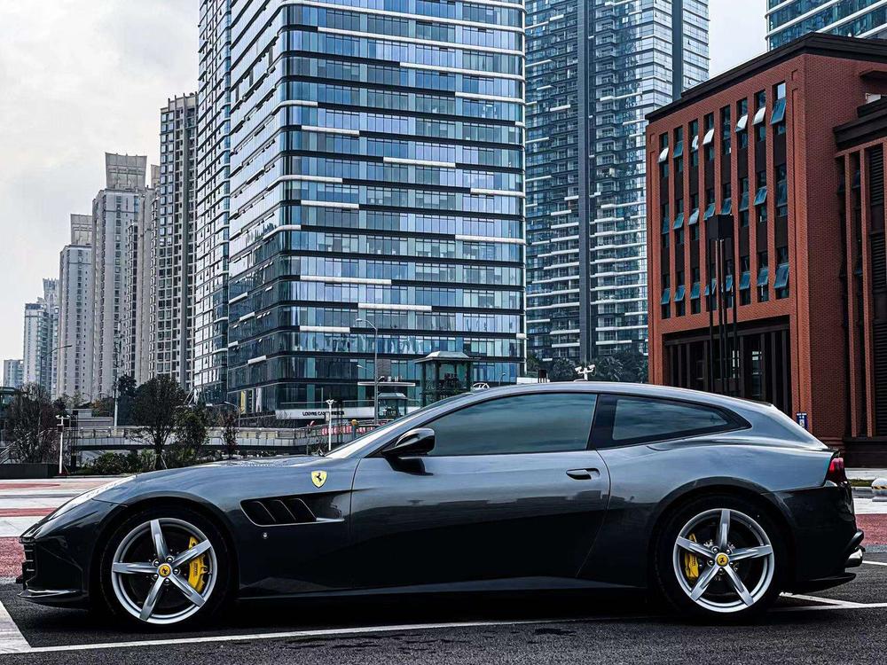 Ferrari GTC4Lusso