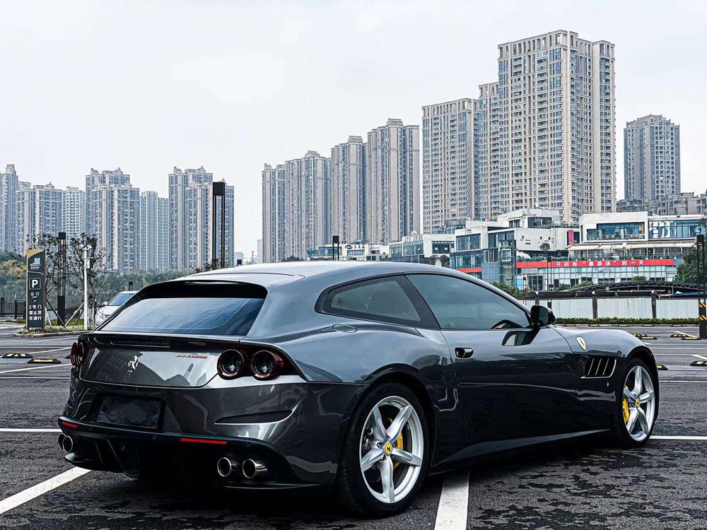 Ferrari GTC4Lusso