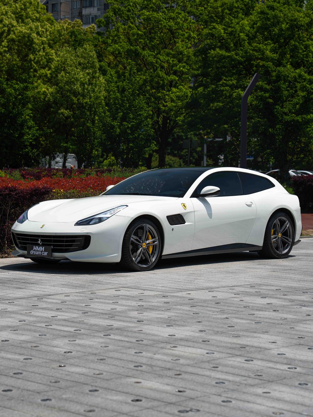 Ferrari GTC4Lusso