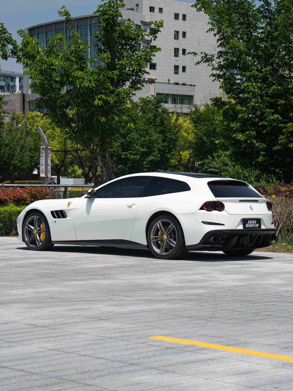 Ferrari GTC4Lusso
