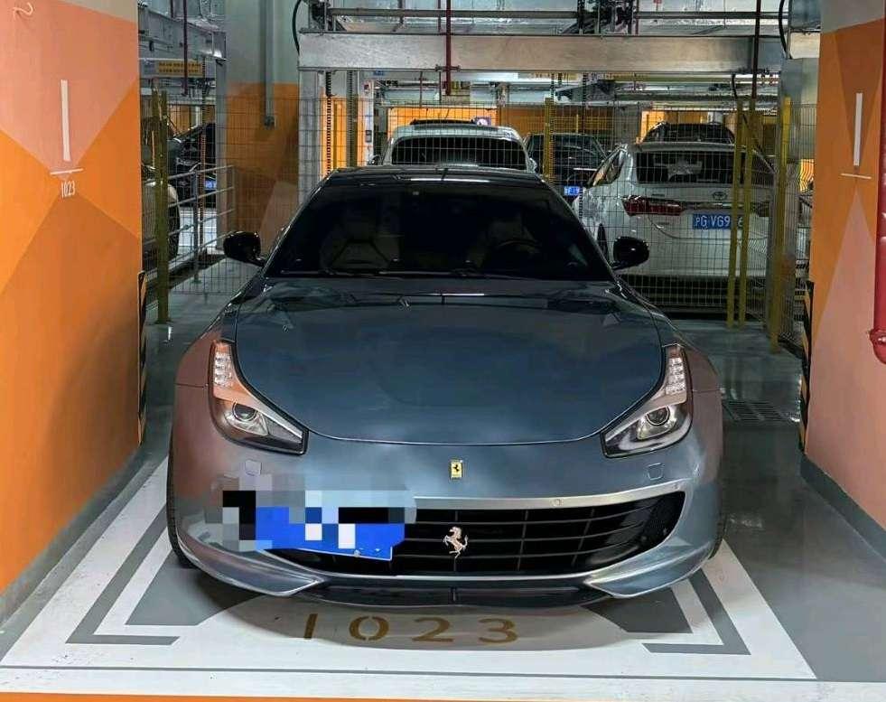 Ferrari GTC4Lusso