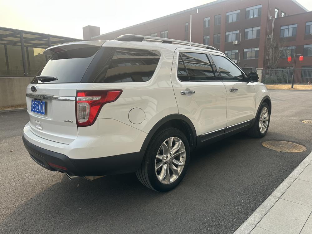 Ford Explorer (Import)