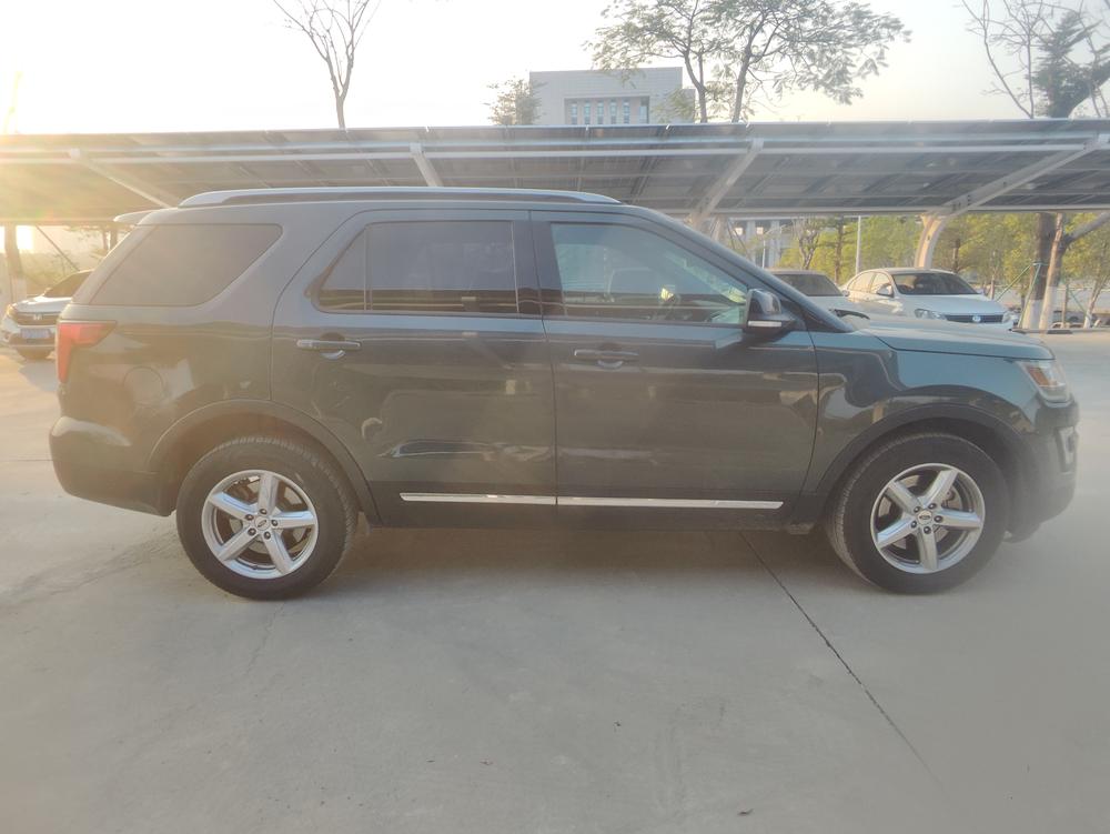 Ford Explorer (Import)