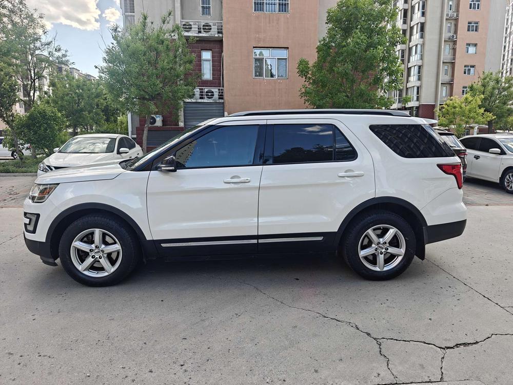 Ford Explorer (Import)