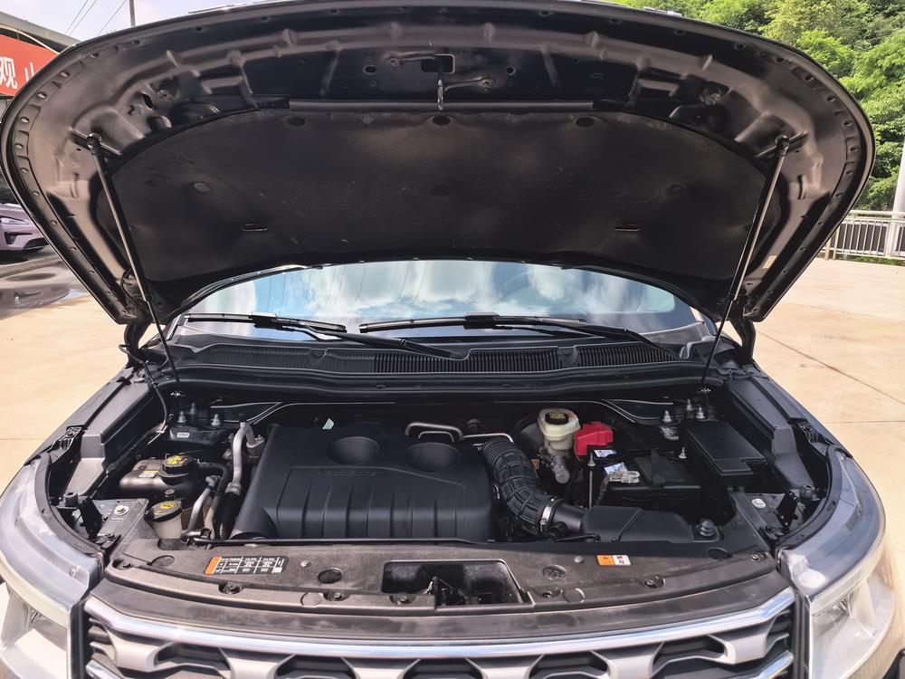Ford Explorer (Import)