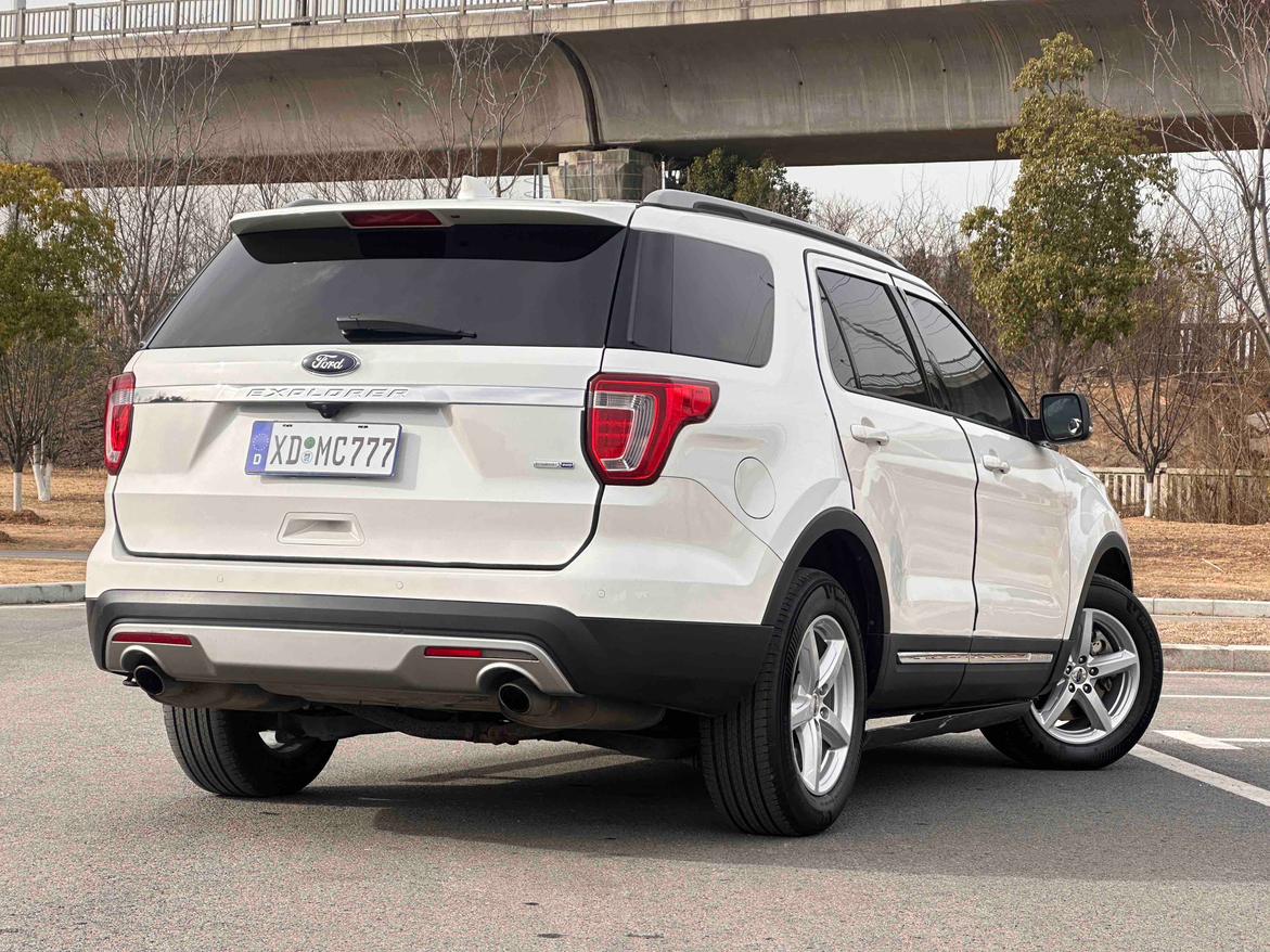 Ford Explorer (Import)