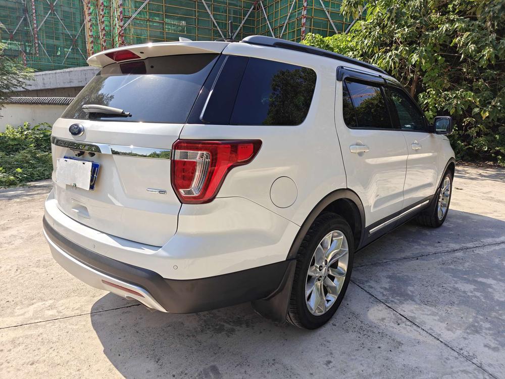 Ford Explorer (Import)