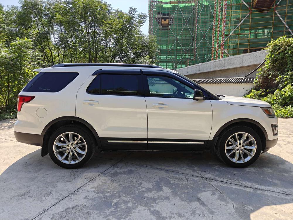 Ford Explorer (Import)