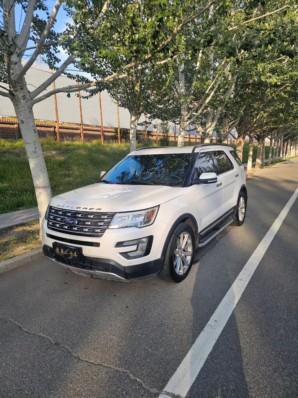 Ford Explorer (Import)