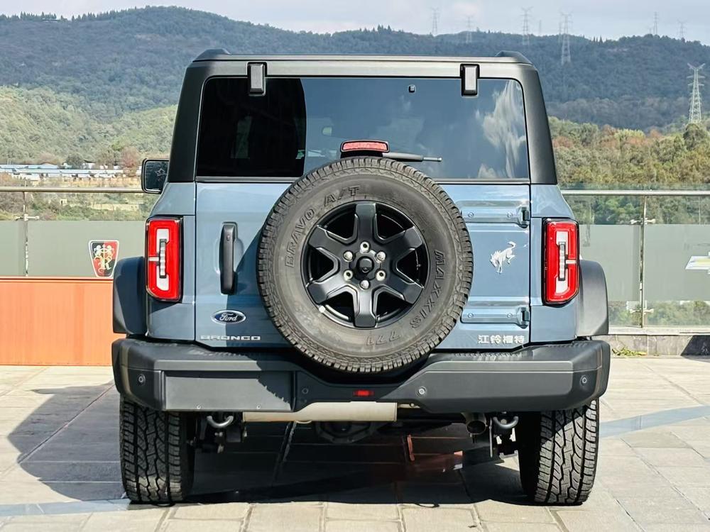Ford Ford Bronco