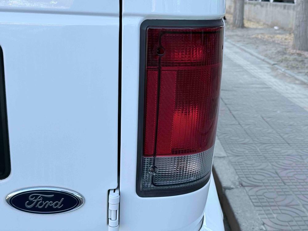 Ford Ford E350