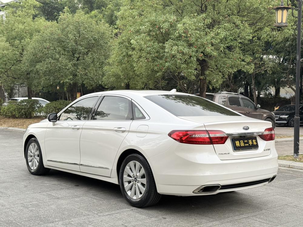 Ford Taurus