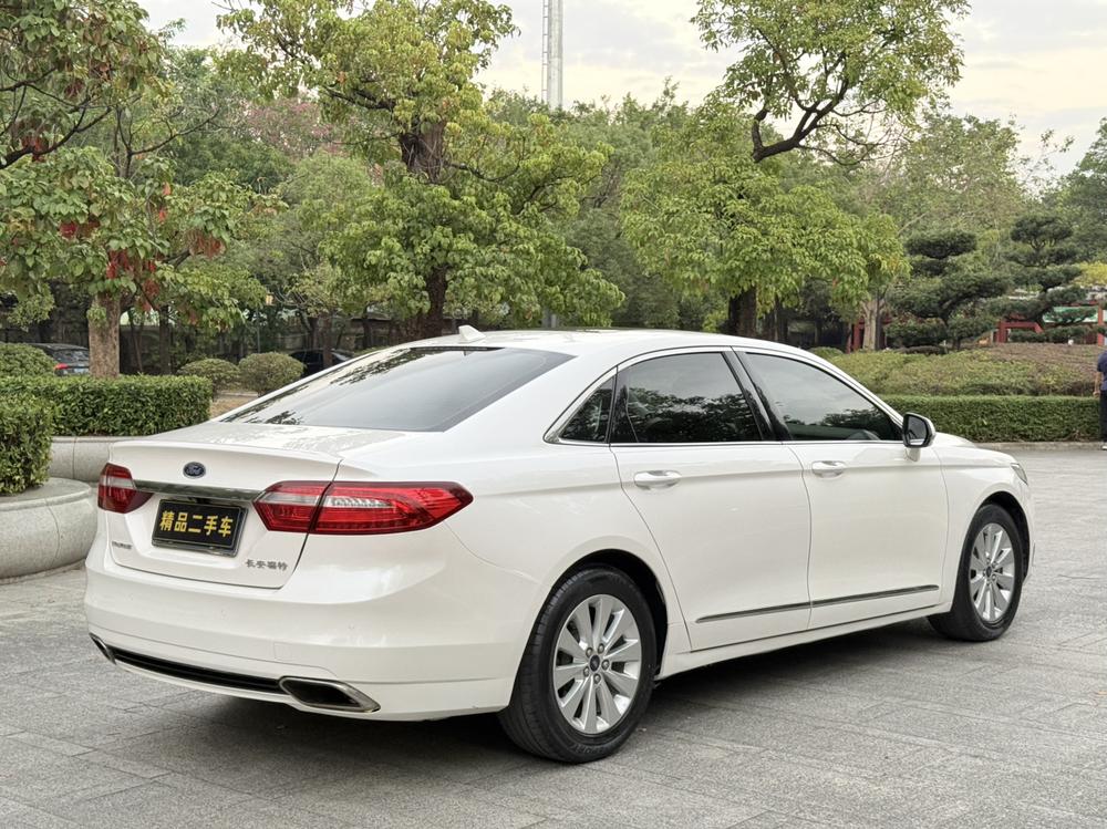 Ford Taurus