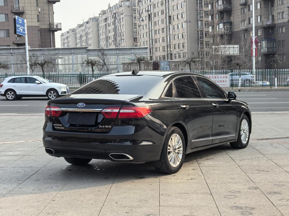 Ford Taurus