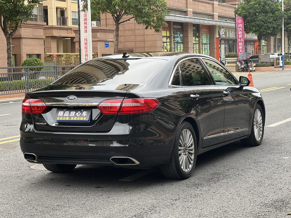 Ford Taurus