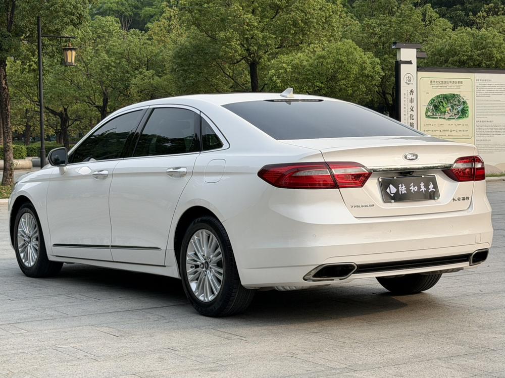 Ford Taurus