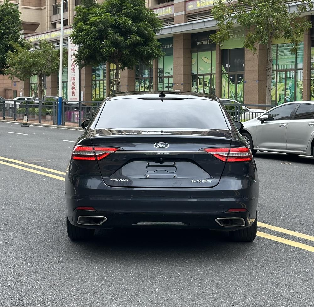 Ford Taurus