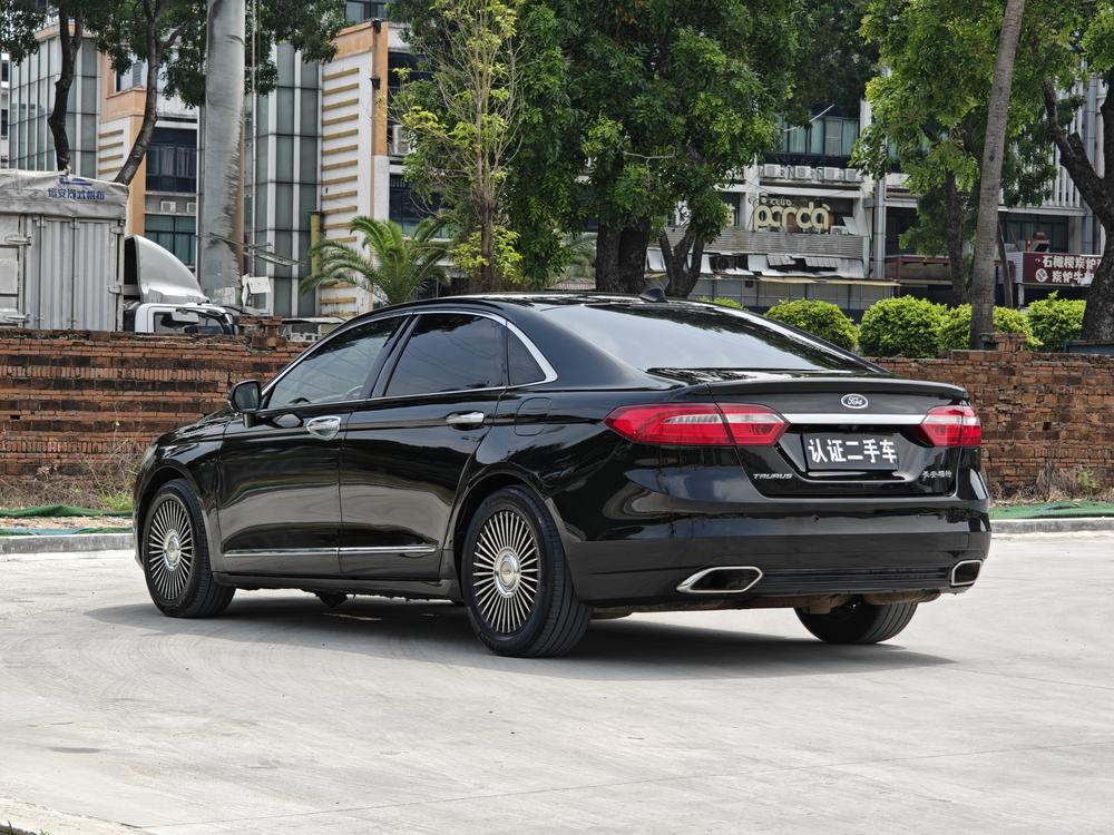 Ford Taurus