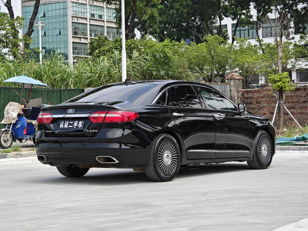 Ford Taurus
