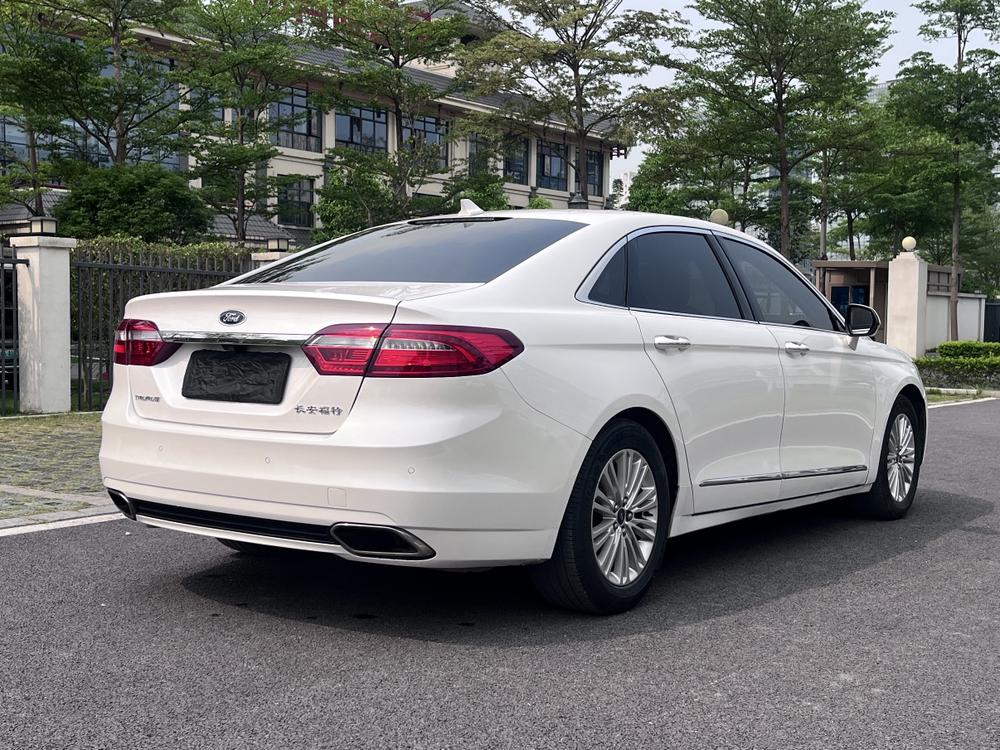 Ford Taurus