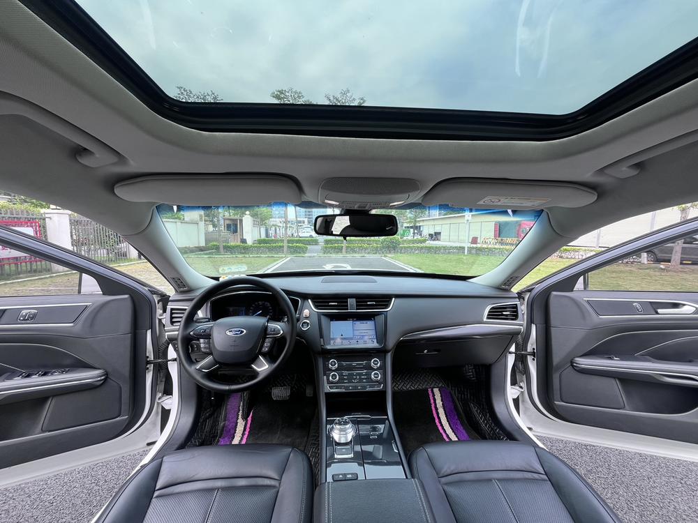 Ford Taurus
