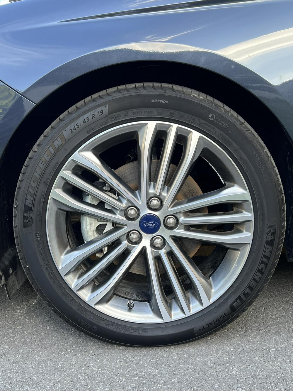 Ford Taurus