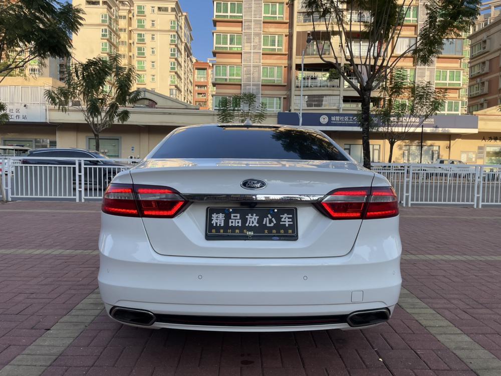 Ford Taurus