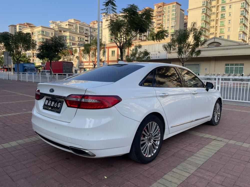 Ford Taurus
