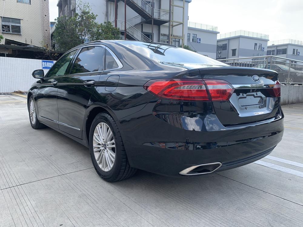 Ford Taurus