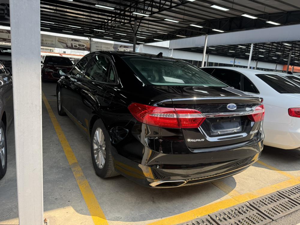 Ford Taurus