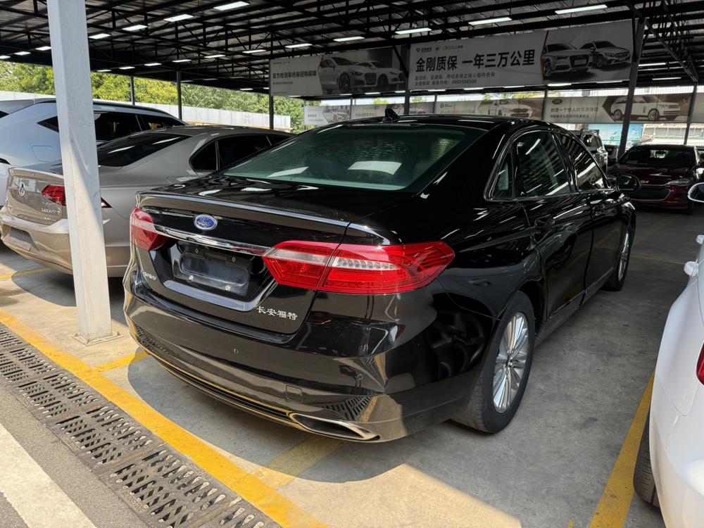 Ford Taurus