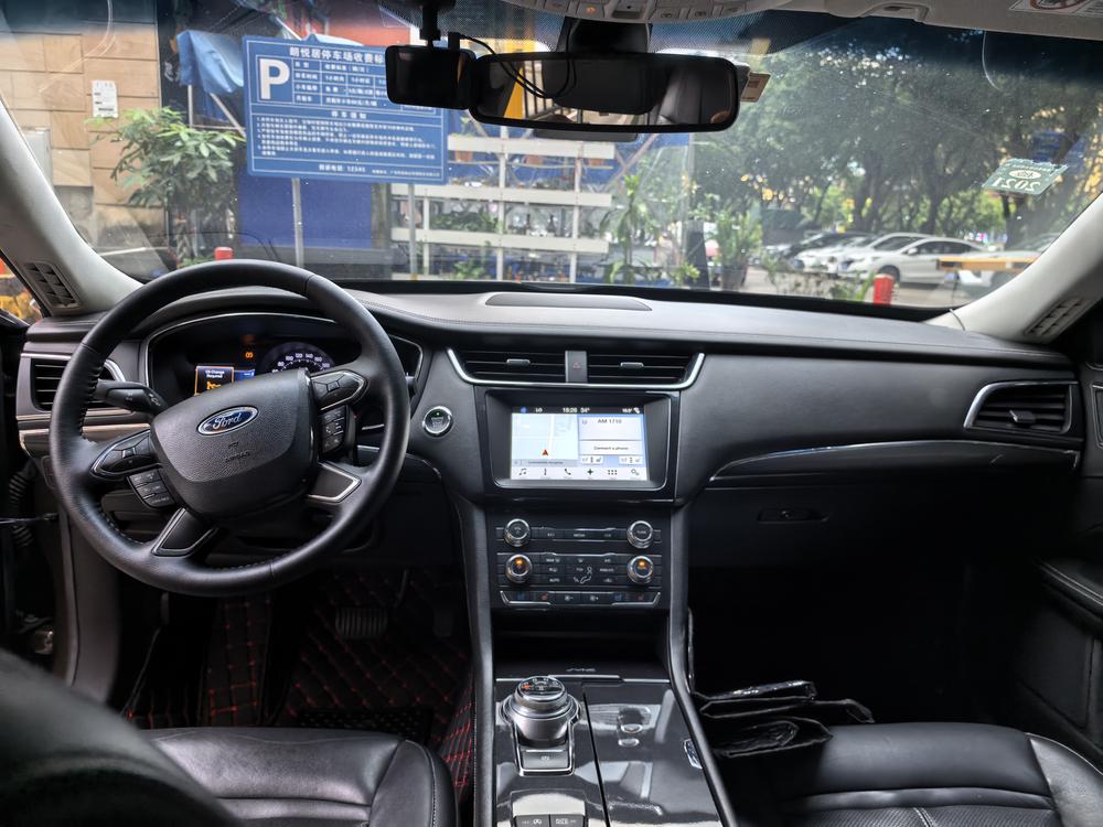 Ford Taurus