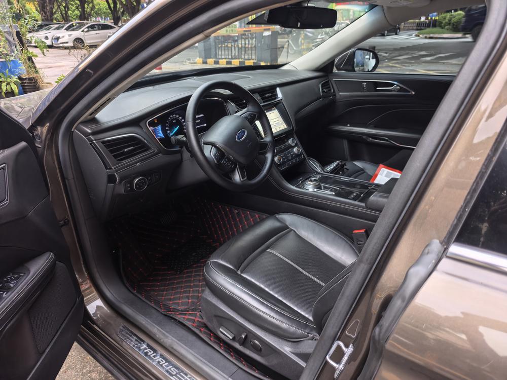 Ford Taurus