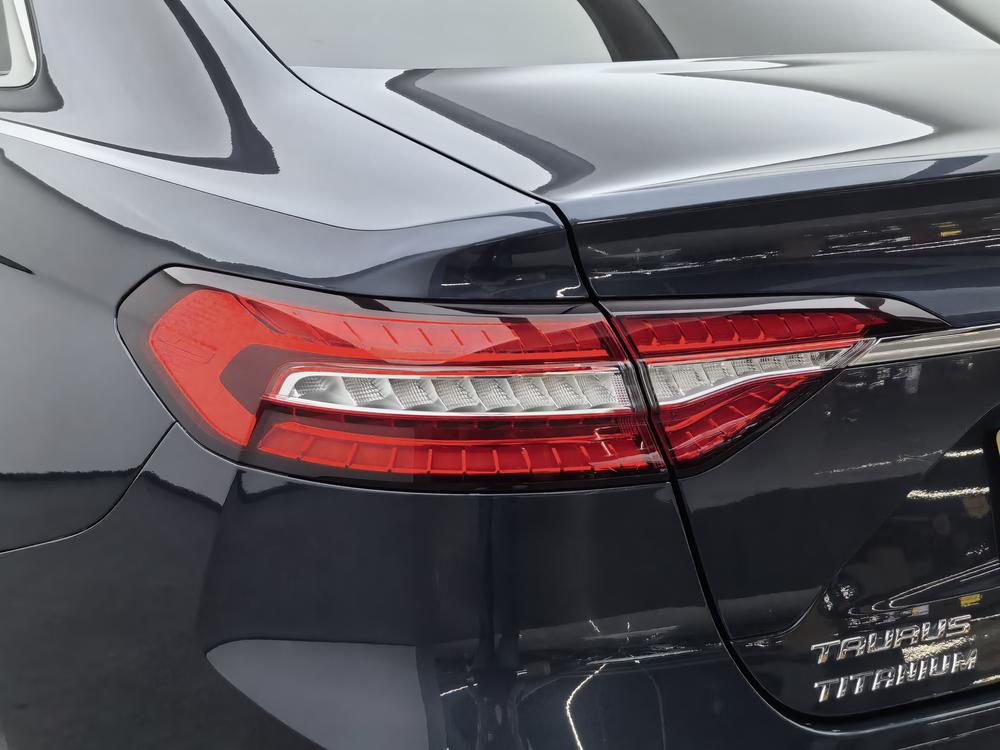 Ford Taurus