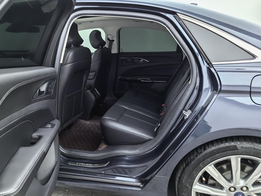 Ford Taurus