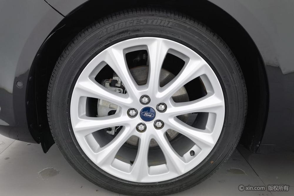 Ford Taurus