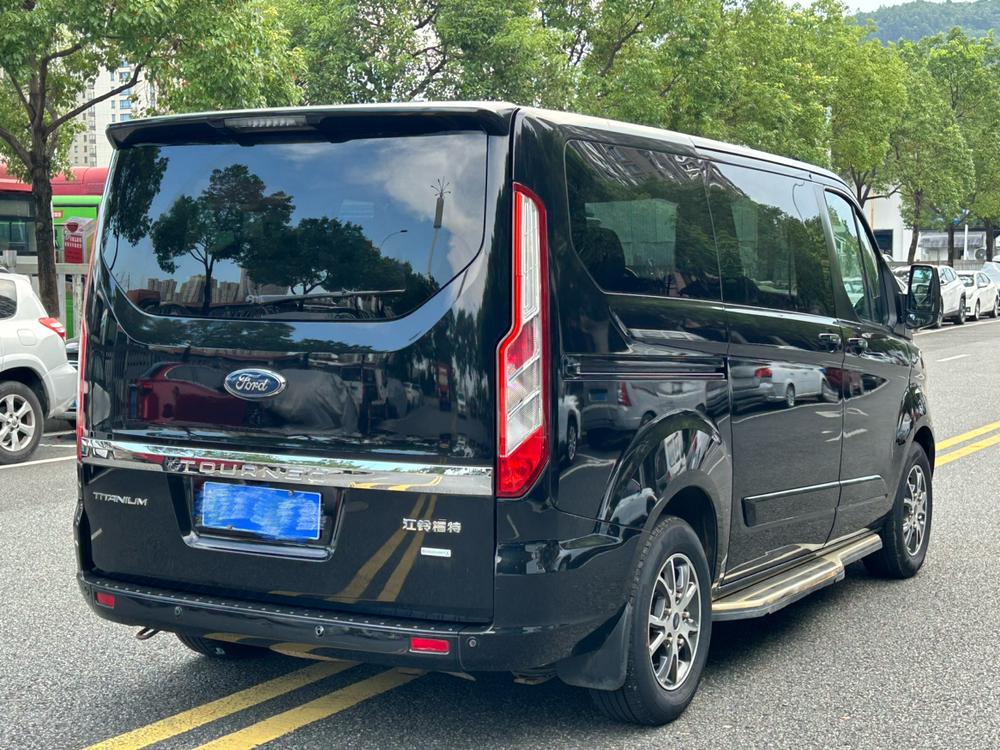 Ford Tourneo