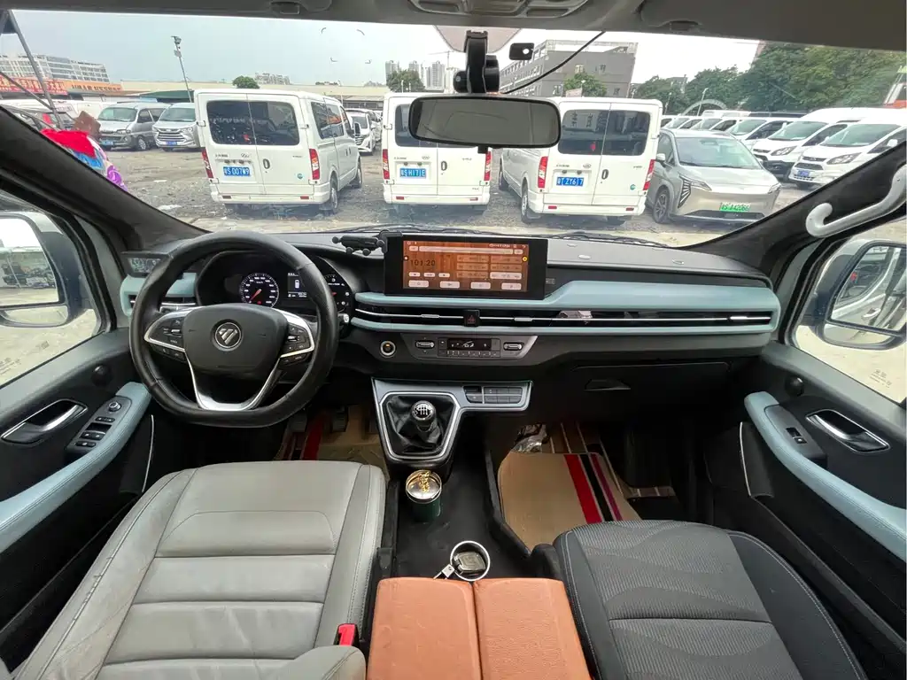 Foton Tuyano V