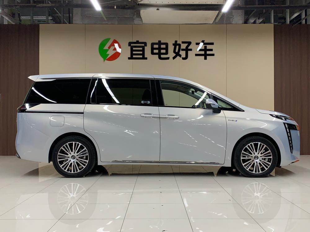 GAC Trumpchi Trumpchi E8 PHEV