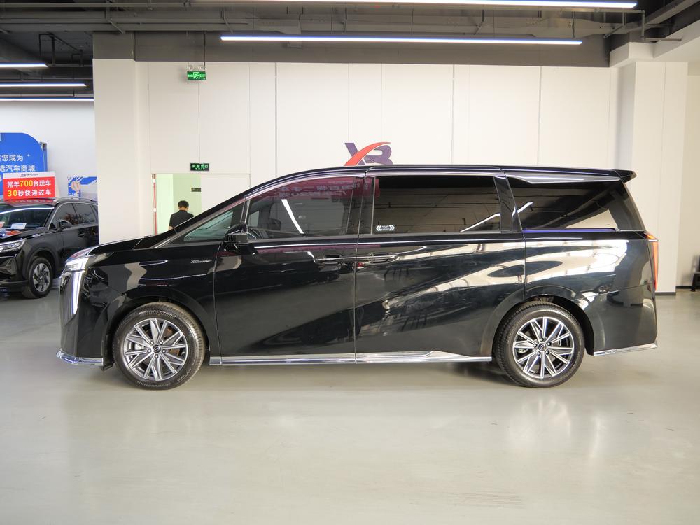 GAC Trumpchi Trumpchi M8