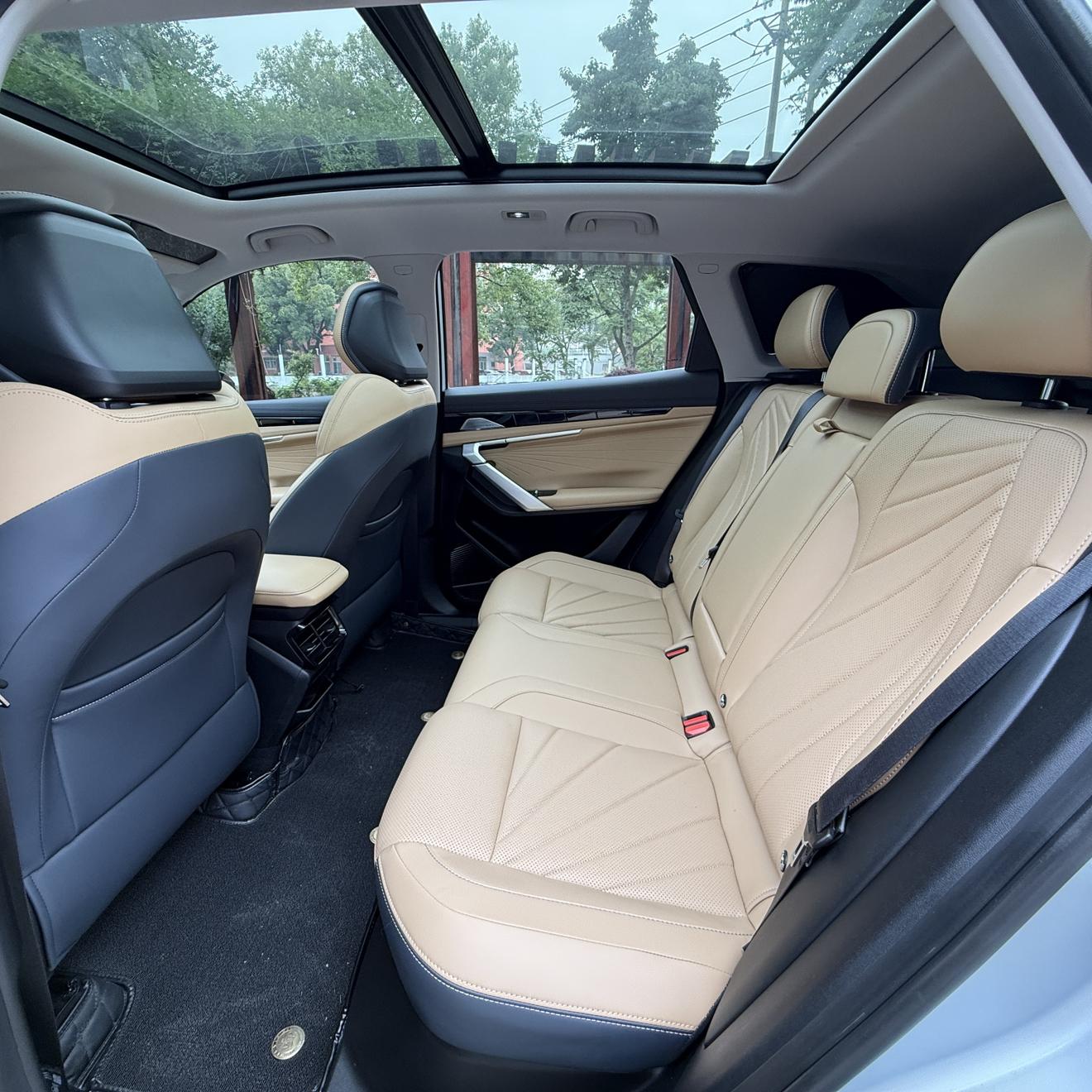 Geely Boyue L