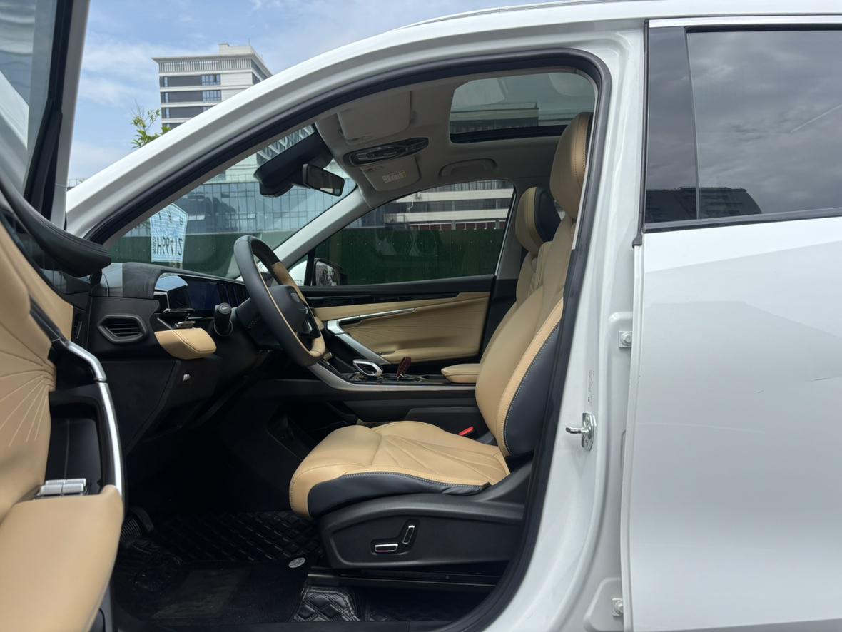 Geely Boyue L