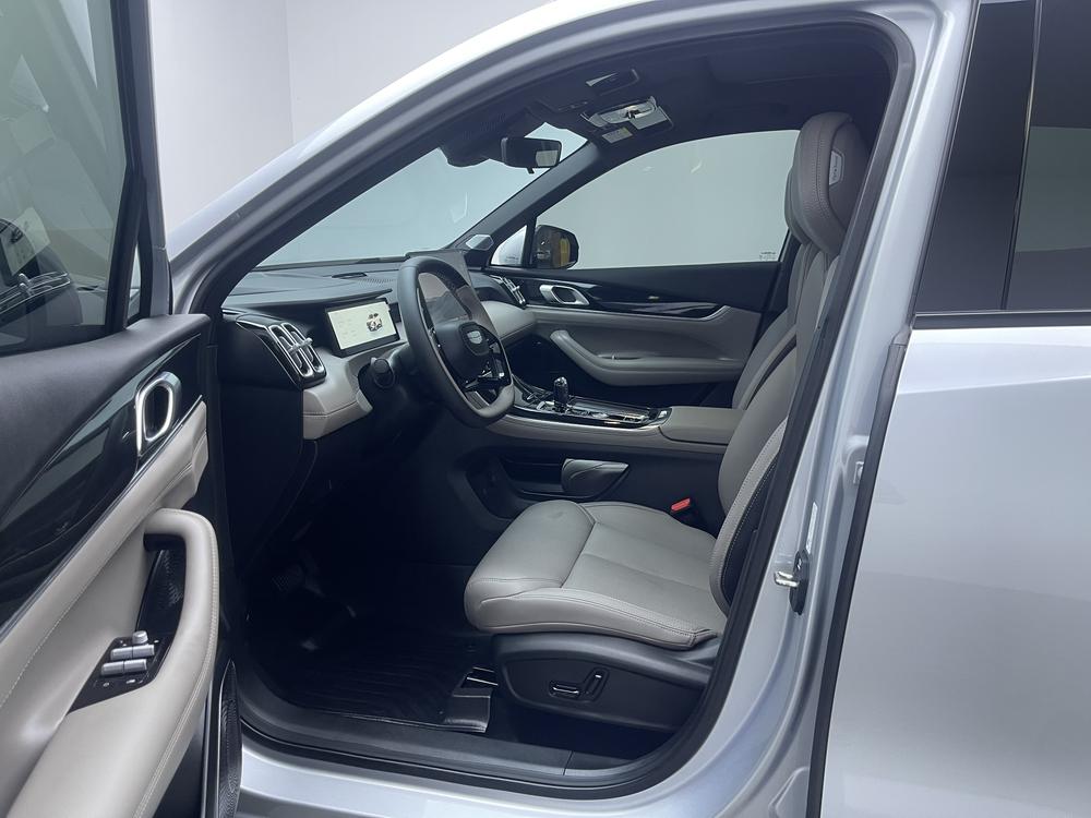 Geely Boyue L